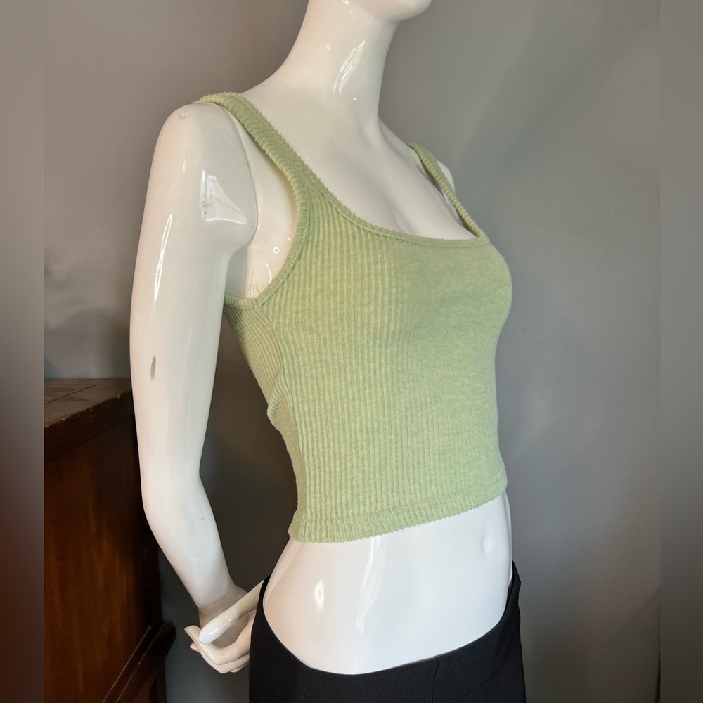 Forever 21 : Sage green ribbed cropped tank